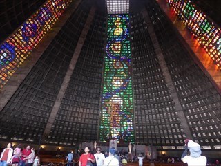 大聖堂のステンドグラス リオデジャネイロ_R.jpg